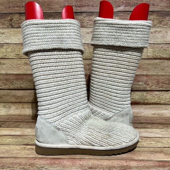 Ugg Cardy Tripple Button Boots - Picture 4 of 10